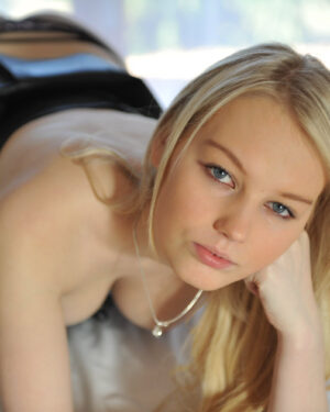 Lynn Bad Girl In Bed
