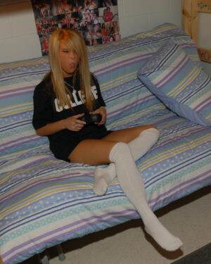 Makenzie Plays Games Nude