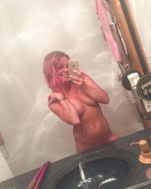 Meet Madden Selfies and Suntan
