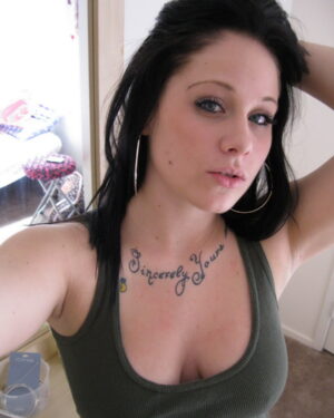 Mia Busty Nude Bedroom Selfies