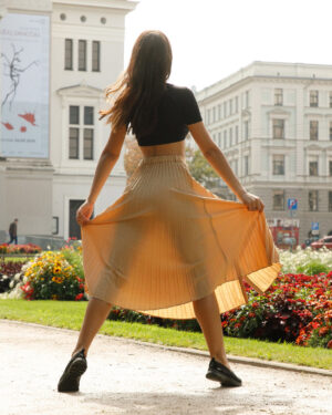Miki Pedangen Beauty Is Divine Zishy