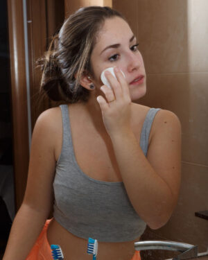 Mireia Cabello Nude Shower Zishy