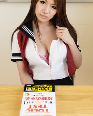 Momoka Hayami School Uniform Gravure