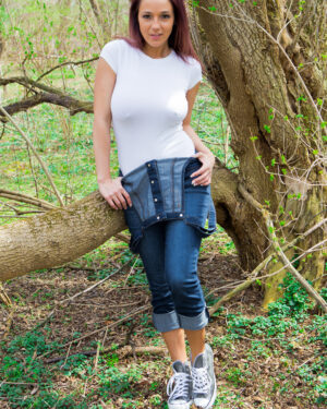 Nikki Sims Busty In Overalls