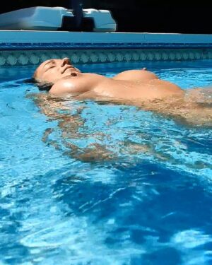Nikki Sims Loves Skinny Dipping