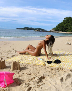 Ninacola Beach Therapy Putri Cinta