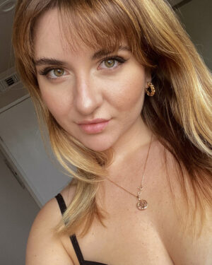 Olivia Yukon Nude Selfies Zishy