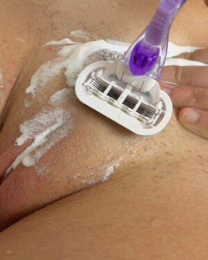 Reya Fet Shaving Pussy Candy Girl Video