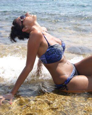 Sarah Busty Bikini Girl
