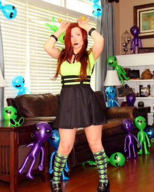 Sexy Pattycake Clap Alien Cheeks