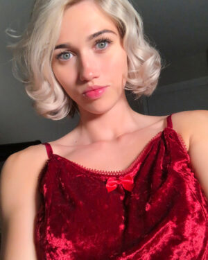 Spencer Nicks Velvet Bombshell