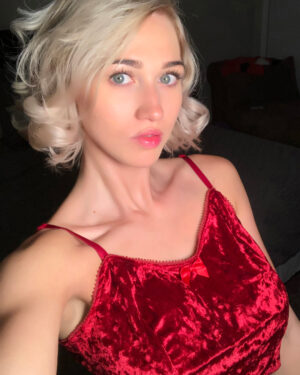 Spencer Nicks Velvet Bombshell