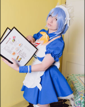 Usatame Sexy Maid Cosplay