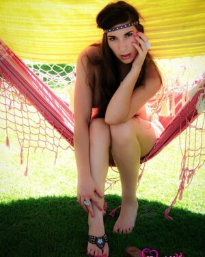Victoria Moune Hippy Chick
