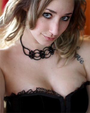 Aleon Thong Suicidegirls