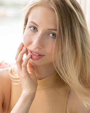 Anna Di Teasing And Pleasing You