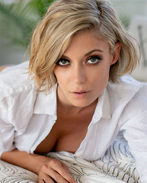 Anna Lisa Is The Urban Jungle Babe