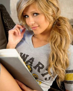 Audrey Aleen Allen Cute and Perky