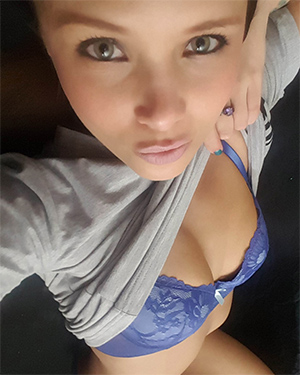 Bailey Knox Spring Life Selfies