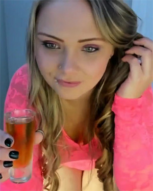 Bailey Knox Camshow Horny And Camming