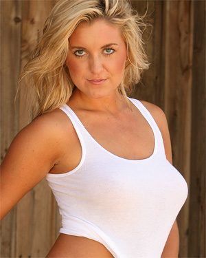 Cindi Wet Shirt Next Door