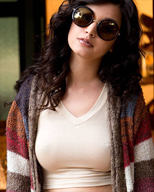 Eden Arya Dark Haired Beauty