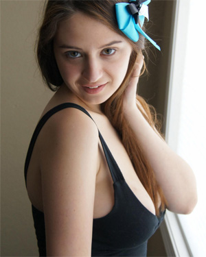 Elektra Busty Real Girl