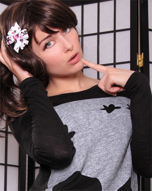 Ellie Idol Cute New Girl