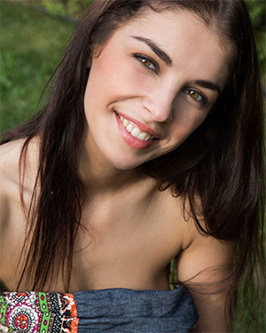 Evita Lima Nice Teen Naked Outside