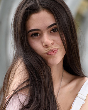 Zaheera Juni Heart Goes Chomp Zishy