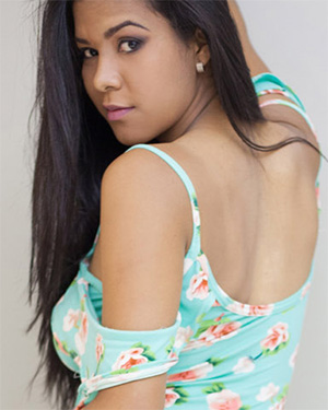 Kendra Roll Undress Me Please