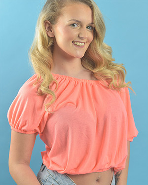 Lycia Sharyl Peaches N Cream