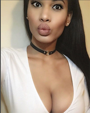 Snowy Cute Ebony Model