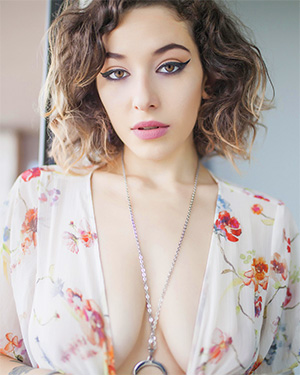 Sophoulla The Most Vibrant Nude Suicidegirl