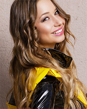 Taylor Sands Does Kitty Pryde Cosplay