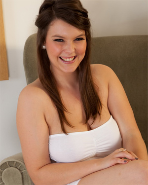 Toni Leanne Curvy