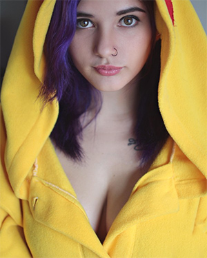 Vixx Is a Busty Poke Fan from Suicidegirls