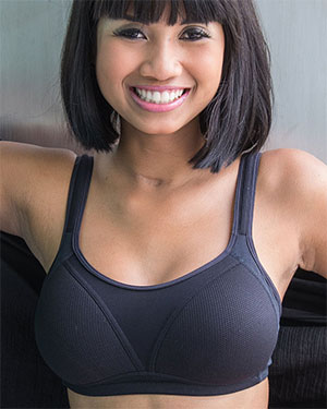 Xanny Thai Goddess Gets Naked